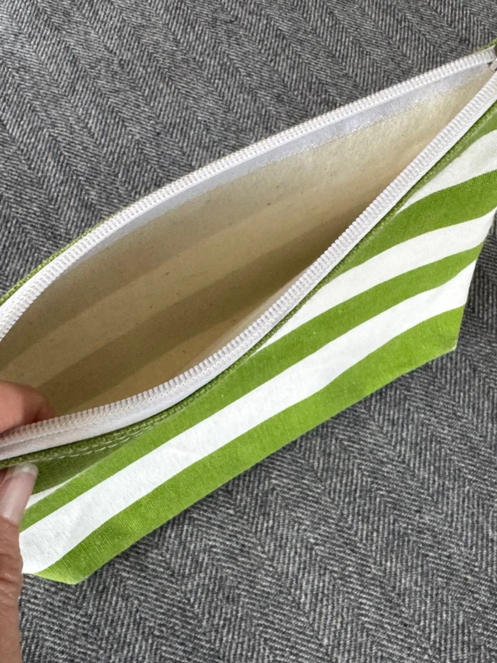 NWOT, TWO LOOPS, GREEN AND WHITE 1” STRIPE, COTTON CANVAS, ZIPPERED POUCH